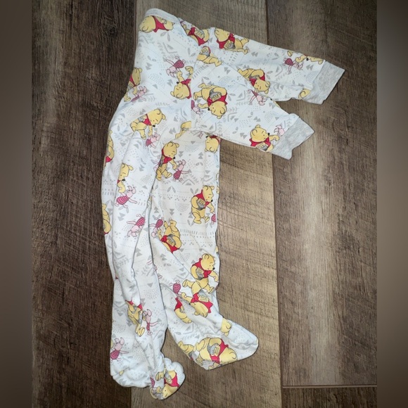 Disney Baby Winnie the Pooh Sleep and Play Footie Pajamas 0-3 months - Picture 4 of 6
